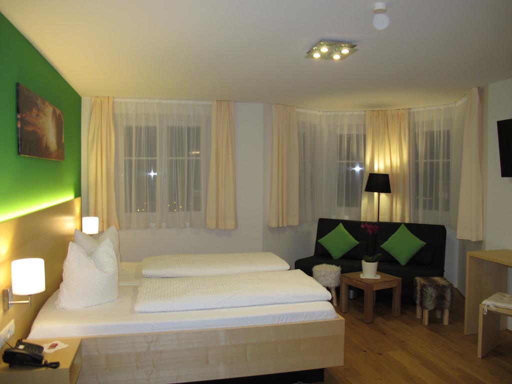 Oxa Penzion 3*