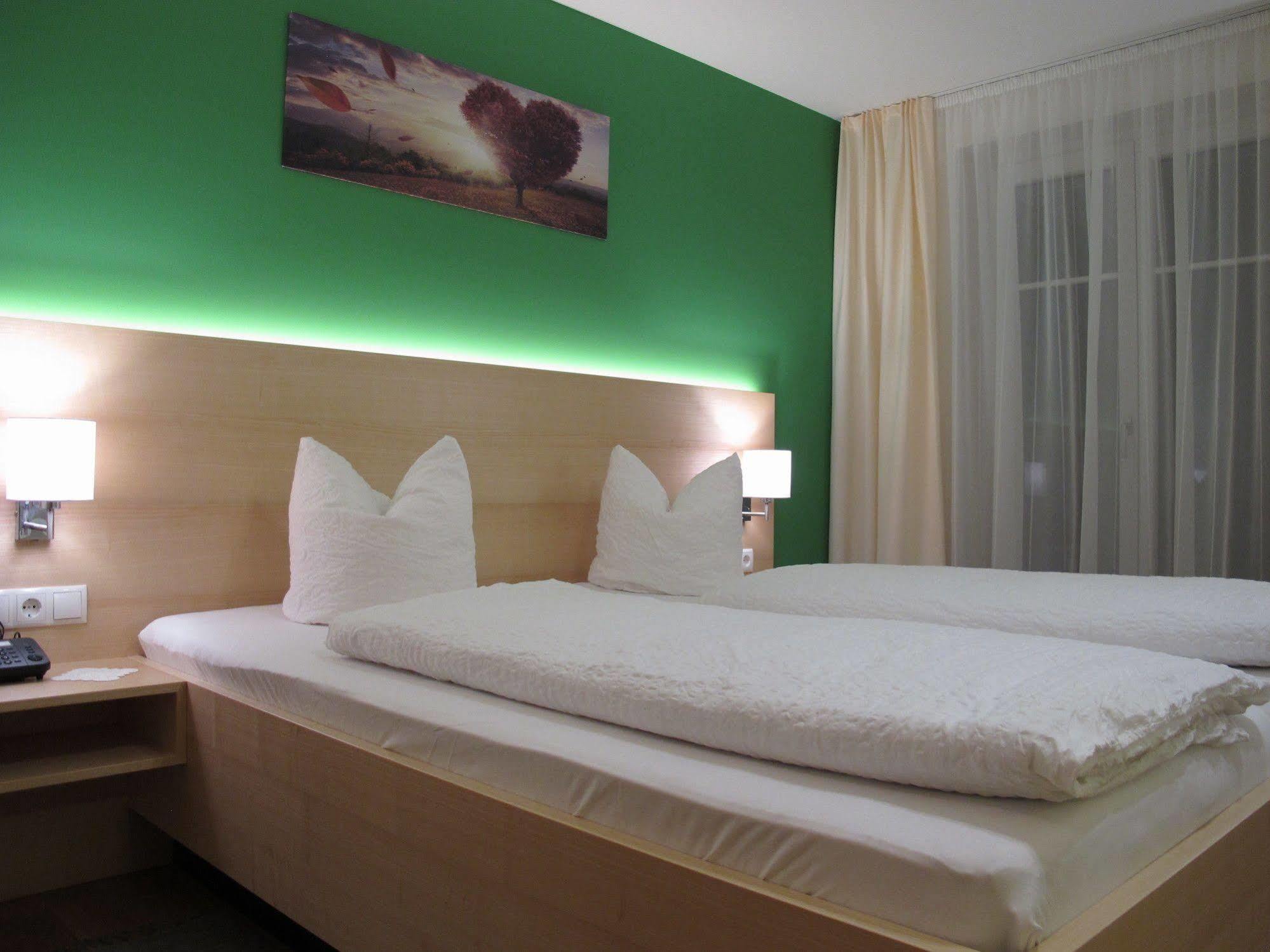 Oxa Guest house 3*