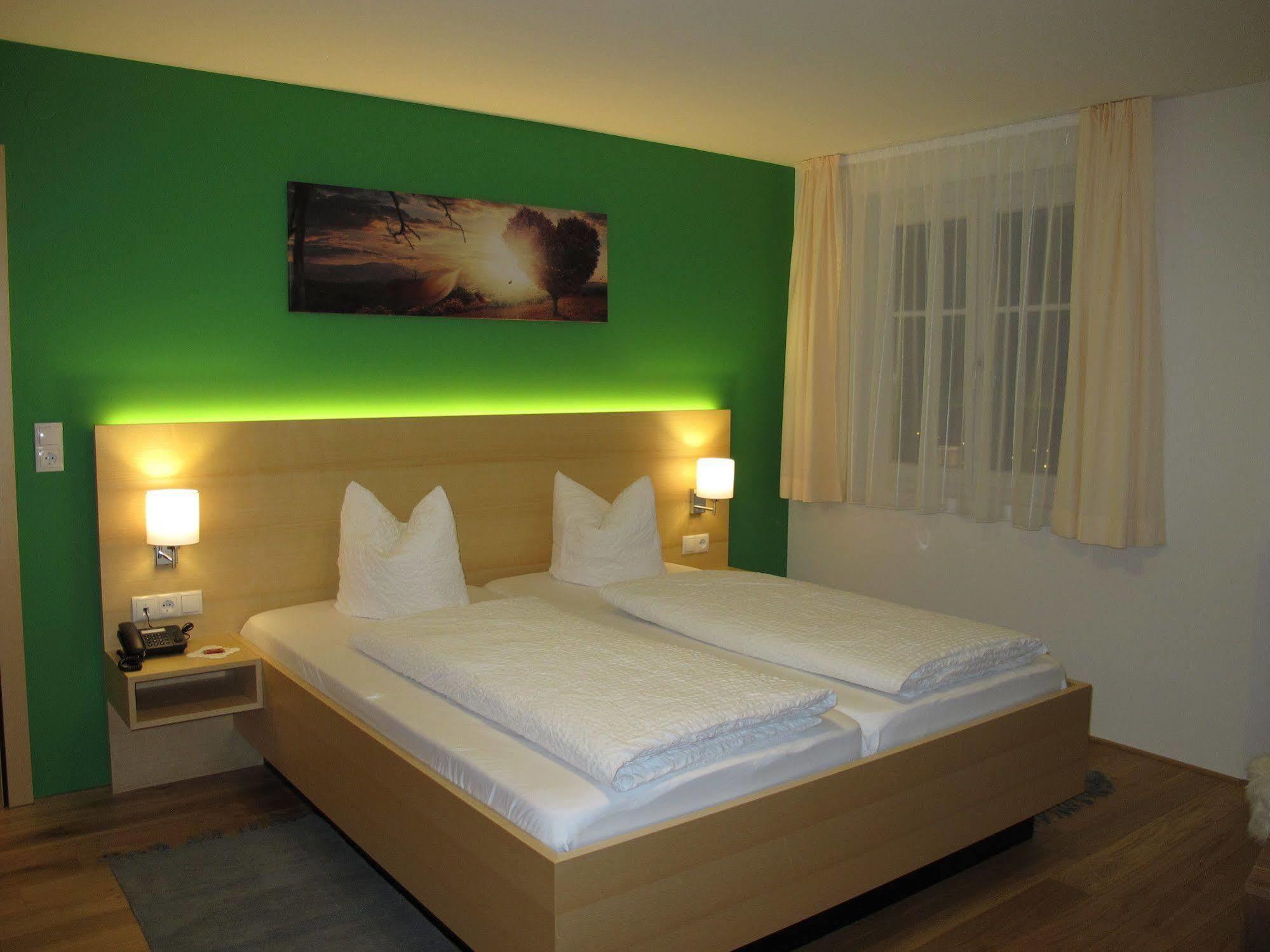 Guest house Oxa 3*